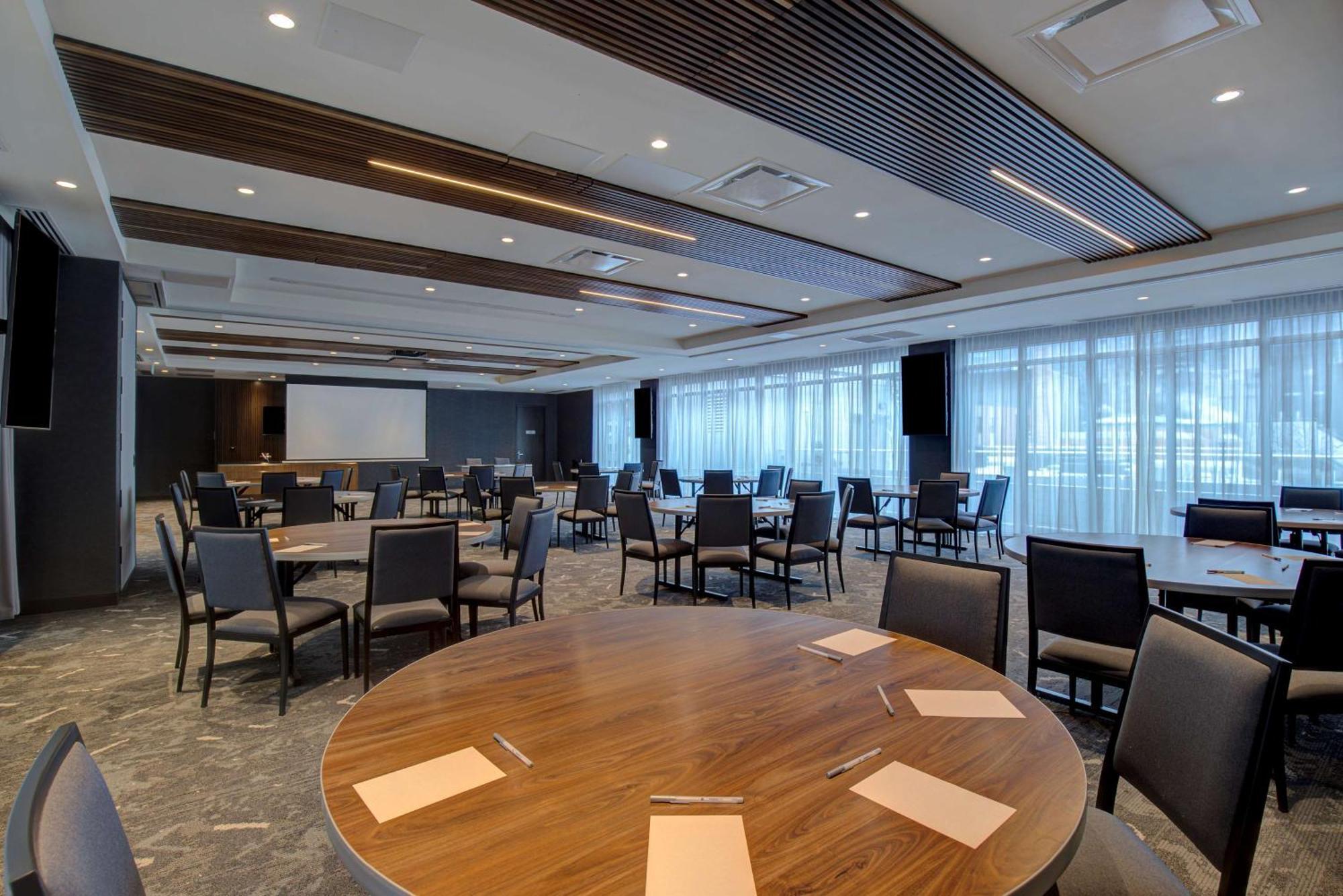 Homewood Suites By Hilton Montreal Downtown エクステリア 写真