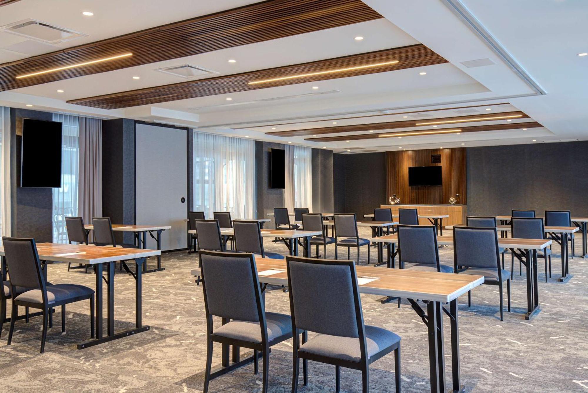 Homewood Suites By Hilton Montreal Downtown エクステリア 写真