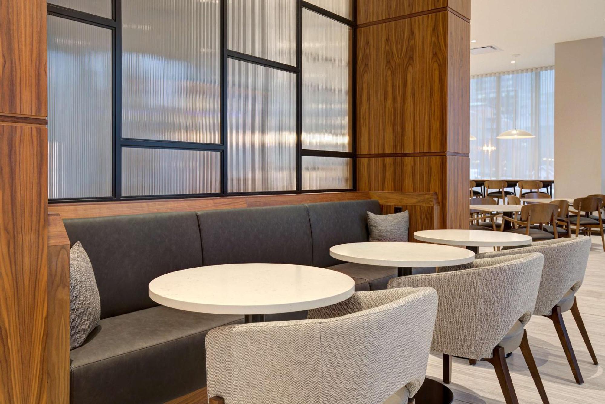 Homewood Suites By Hilton Montreal Downtown エクステリア 写真